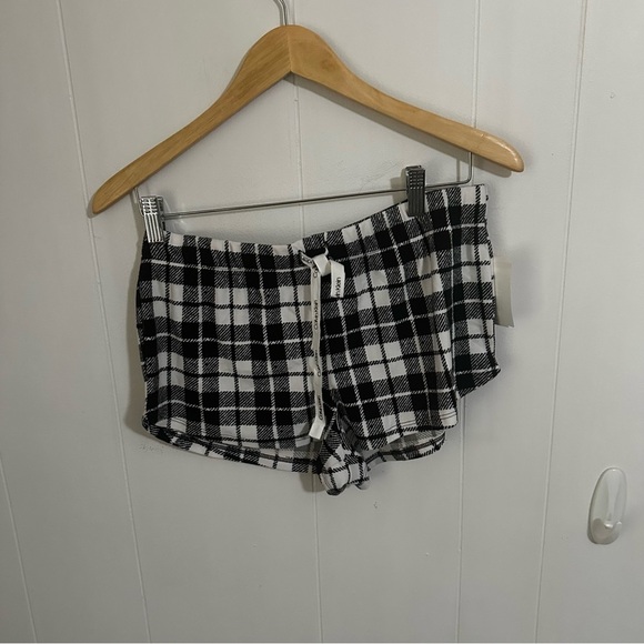 Calvin Klein High Waist Black and White Plaid Shorts - Picture 1 of 3